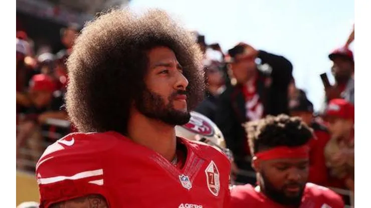 Colin Kaepernick vuelve a pegarle un palazo a la NFL con un post en las redes sociales