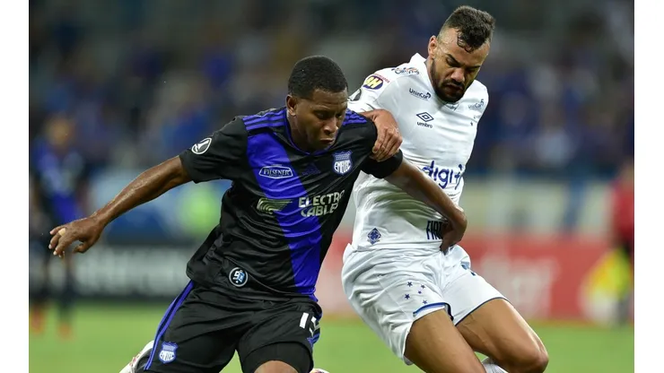 Angulo, contra Cruzeiro por Copa Libertadores. (Foto: Getty)