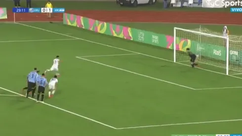 A lo Loco Abreu: el pibe Valenzuela le marcó un golazo a Uruguay