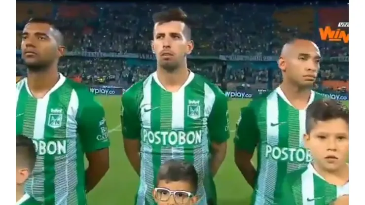 Pablo Cepellini en los actos protocolarios del juego entre Nacional y Huila.