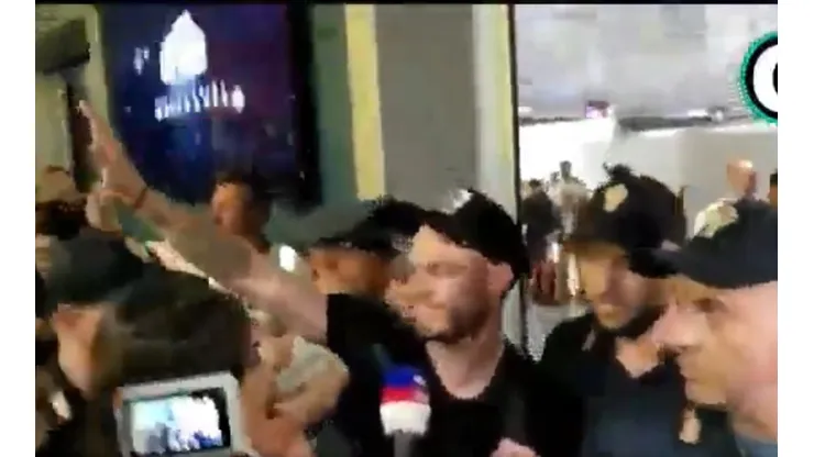 Para que extrañe menos a Boca: el recibimiento que tuvo Nández en Cagliari