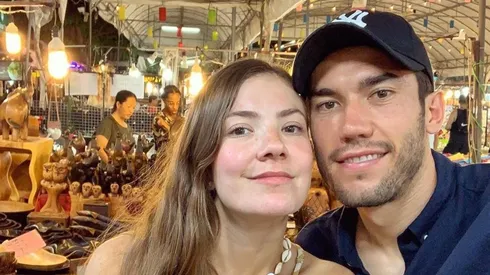 Vigón festejó otro mes de casado con una foto junto a su pareja en las Islas Maldivas