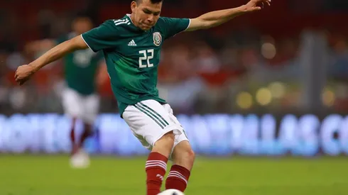 El Chucky vistiendo la playera del Tri.