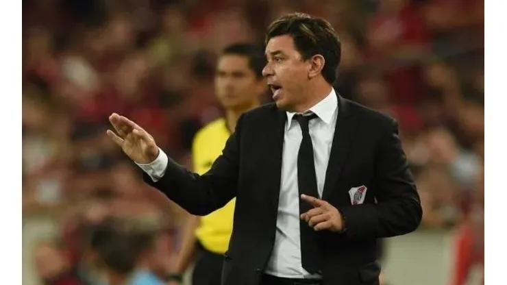 Gallardo no lo quiere, entrena solo en el club y River tiene tiempo límite para venderlo