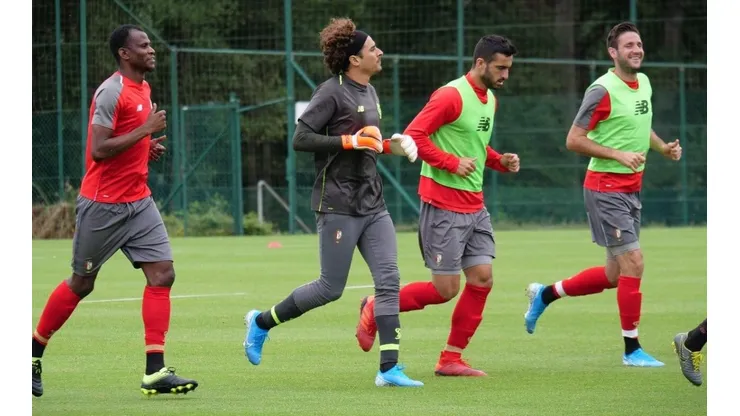 Ochoa entrenó normal con Standard Lieja