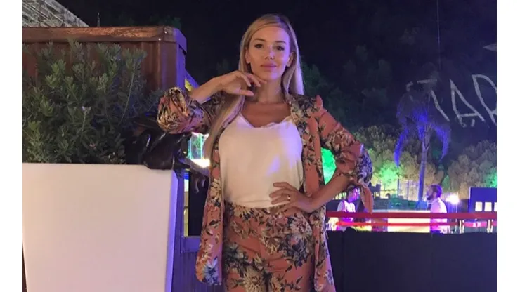 Evangelina Anderson subió una foto en bikini, le hablaron de sus "lolas" y respondió