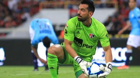 Hernández frente a Pachuca por el Apertura MX 2019.