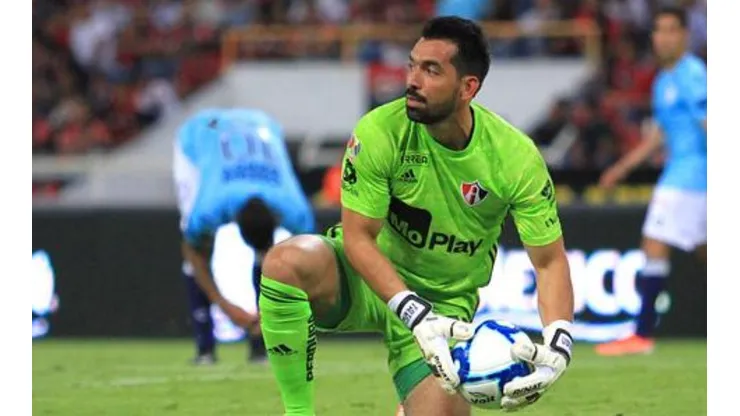 Hernández frente a Pachuca por el Apertura MX 2019.