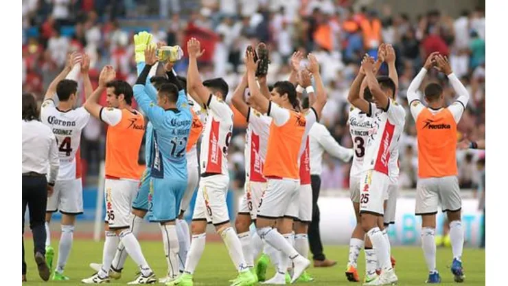 Los players de Lobos BUAP luego del partido de ida frente a Dorados por el Ascenso MX.