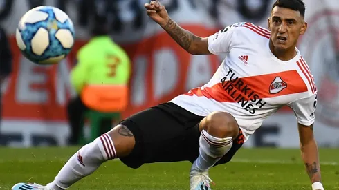 Matías Suárez ante Lanús. (Getty)