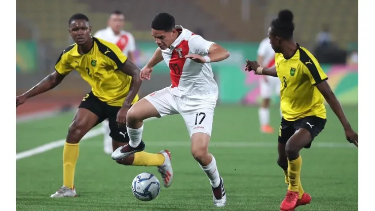 Nolberto Solano es asistente de Gareca en la Selección mayor.
