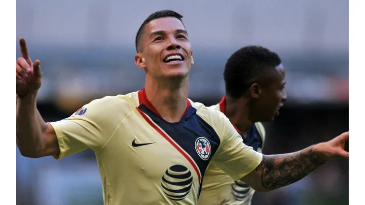 El Porto presentó y le dio la bienvenida a Mateus Uribe