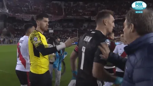 Hay bronca: Rossi fue a saludarlo y Armani no le quiso dar la mano