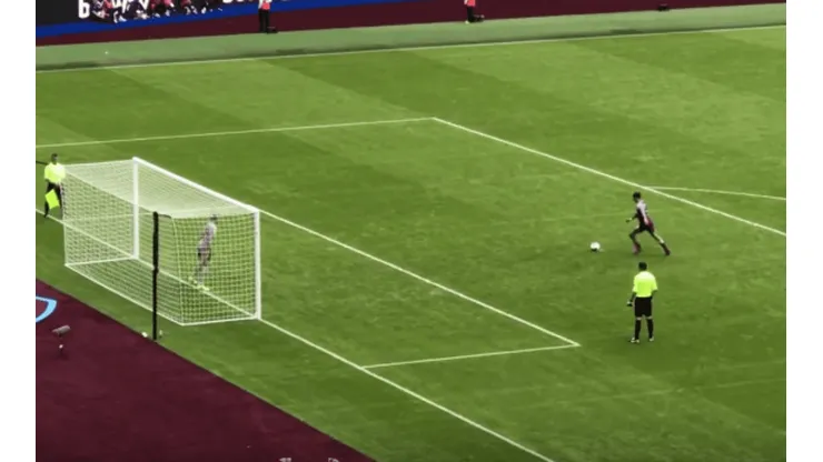 Chicharito Hernández falló un penal y el Athletic Bilbao le ganó al West Ham