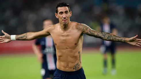 Di María festeja y el PSG levanta otro trofeo.