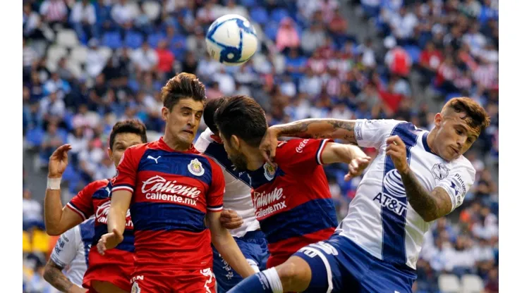 En un flojo partido, Chivas y Puebla igualaron 1 a 1