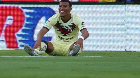 El delantero quiere irse del América.