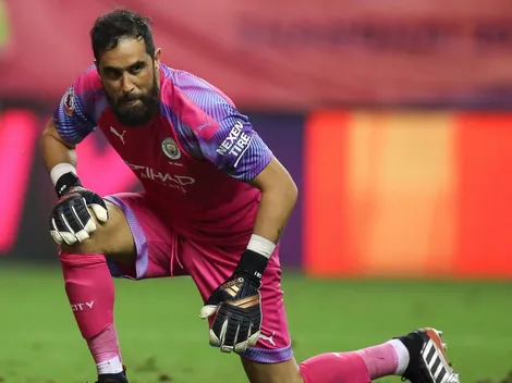 América está interesado en Claudio Bravo, según la prensa chilena