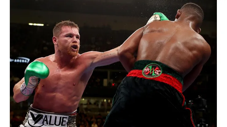 Canelo Álvarez se quedó sin un título