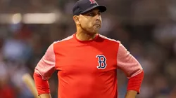 Álex Cora se reunirá con los Medias Rojas para intentar salvar su temporada