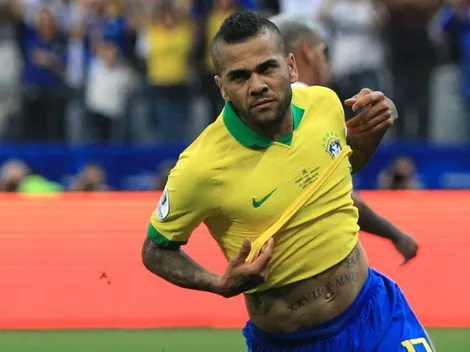Era lo mínimo que podían hacer: San Pablo ya le asignó dorsal a Dani Alves