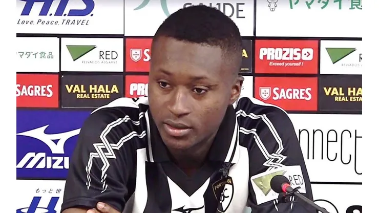 Marlos Moreno fue presentado como nuevo refuerzo del Portimonense de Portugal.