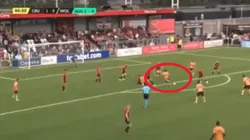 Totalmente desnudo: con un bombazo de afuera del área, Raúl Jiménez anotó el tercero de los Wolves