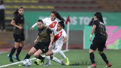 Costa Rica le ganó 3-1 a Panamá en la primera fecha.