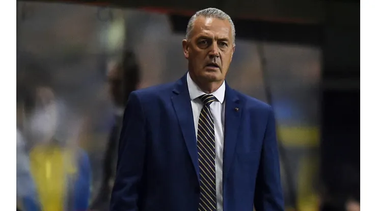 Sufre Alfaro: además de Nández, Benedetto y Pavón, otros dos jugadores podrían irse