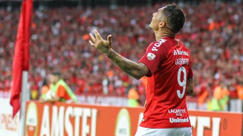 El festejo de Paolo Guerrero.