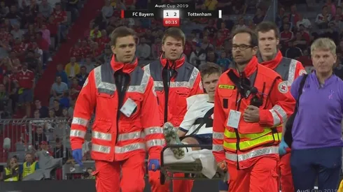 Sufren Argentina y Tottenham: Foyth se retiró llorando y en camilla por una lesión