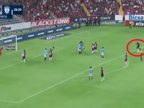 ¡Cuánta clase! Ricardo Álvarez adelantó al Atlas con un sutil tiro libre