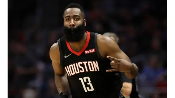 James Harden se la pasó muy bien en la discoteca con la súper modelo Jordyn Woods