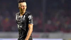 A Janssen lo recibieron con flores en Monterrey y a De Nigris no le gustó nada