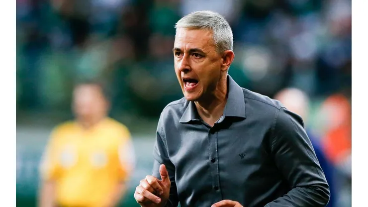 Tiago Nunes, entrenador del elenco brasileño.