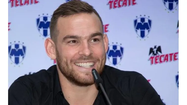 A Janssen le preguntaron por Tigres en su presentación en Rayados