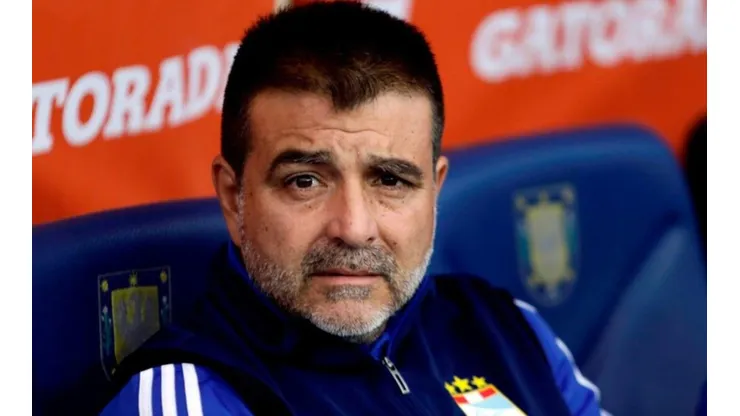 Vivas fue asistente técnico de Marcelo Bielsa.