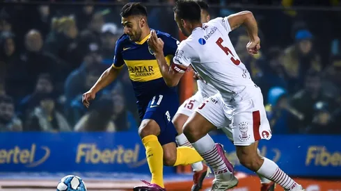 Eduardo Salvio en el duelo ante Huracán.