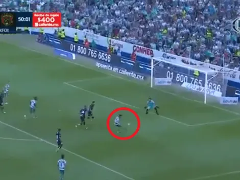 ¡La voló! Fernando Gorriarán quedó solo frente al arco y la tiró a las gradas