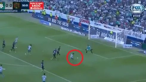 ¡La voló! Fernando Gorriarán quedó solo frente al arco y la tiró a las gradas