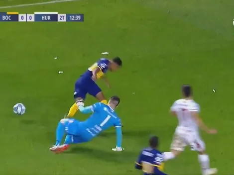 Un papelón: Villa se tiró adentro del área, nadie le creyó y encima se ganó la amarilla