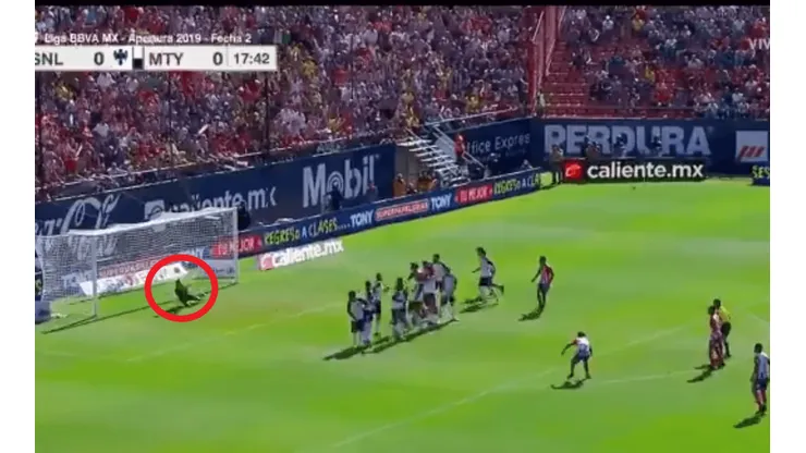 ¡Ay, Barovero! El portero puso las manos flojas y permitió que Atlético San Luis se aventaje