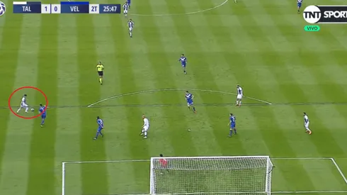 Una belleza: Menéndez enganchó para adentro y clavó un golazo al ángulo para Talleres