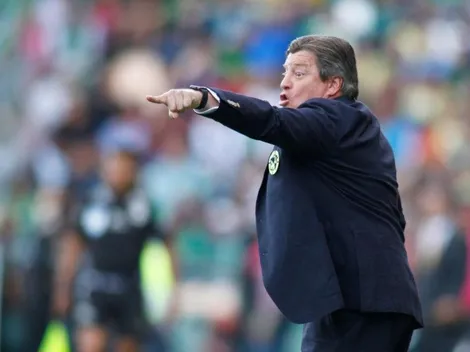 ¡Como loco! El Piojo Herrera le gritó a un joven recogebalones