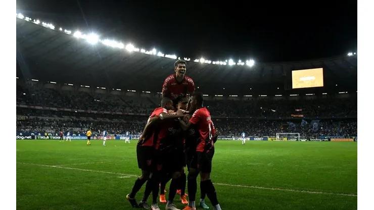 El festejo de los jugadores de Athletico Paranaense.