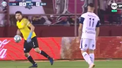 Quién te conoce, Ronaldinho: Agustín Rossi dio un pase sin mirar y trolleó al delantero