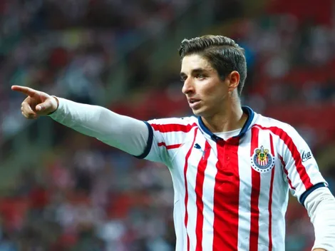 Brizuela cumplió diez años como profesional y Chivas lo homenajeó con un emotivo video