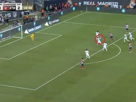 Es una masacre: Ángel Correa controló con el muslo, le pegó de volea y puso el 3-0