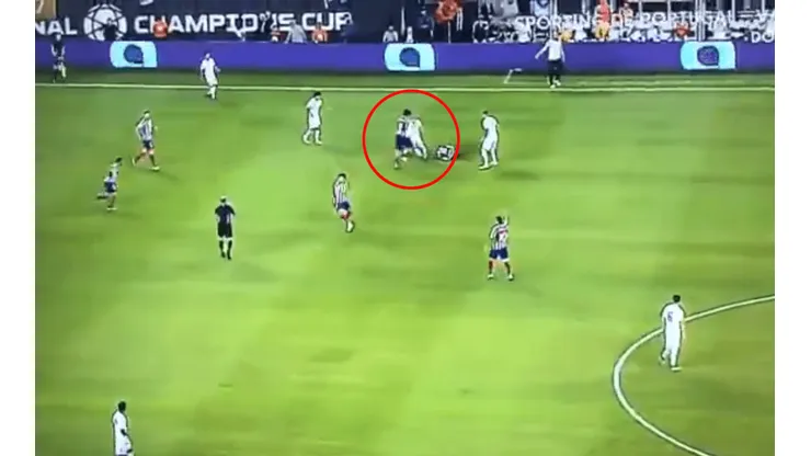 Foto de Diego Costa y la patada a Carvajal.