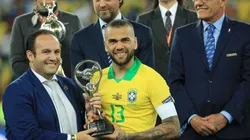 Lo amamos: Dani Alves está sin club y se ofrece en Instagram